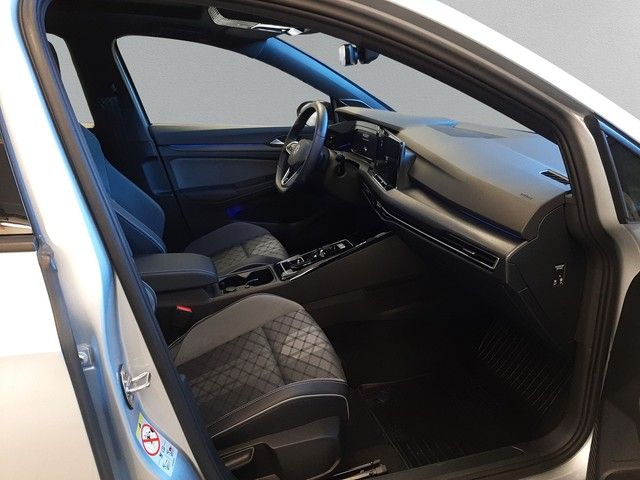 Fahrzeugabbildung Volkswagen Golf VIII Variant 2.0TDI R-Line BlackStyle Pano