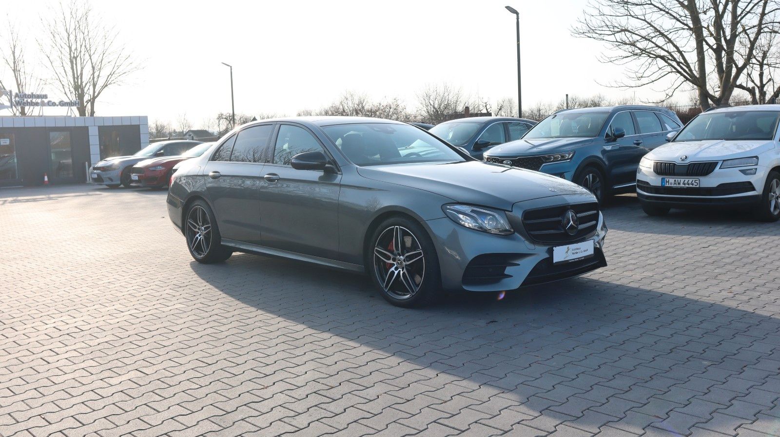 MERCEDES-BENZ E 350 AMG Burm 360° StandHz ACC Pano Leder AHK