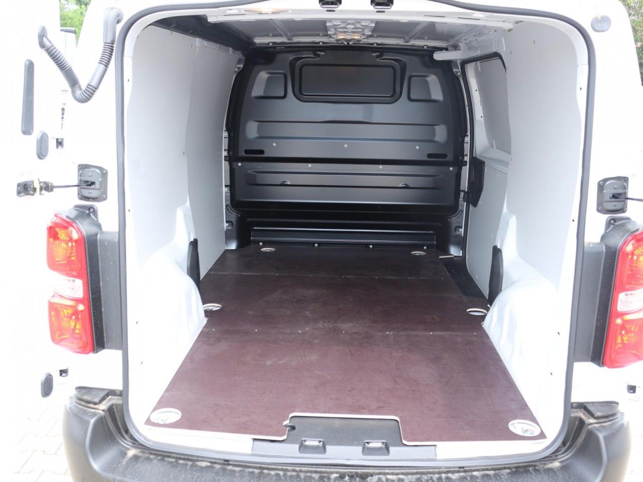 Fahrzeugabbildung Citroën JUMPY STANDARD 1.5 BlueHDi 100