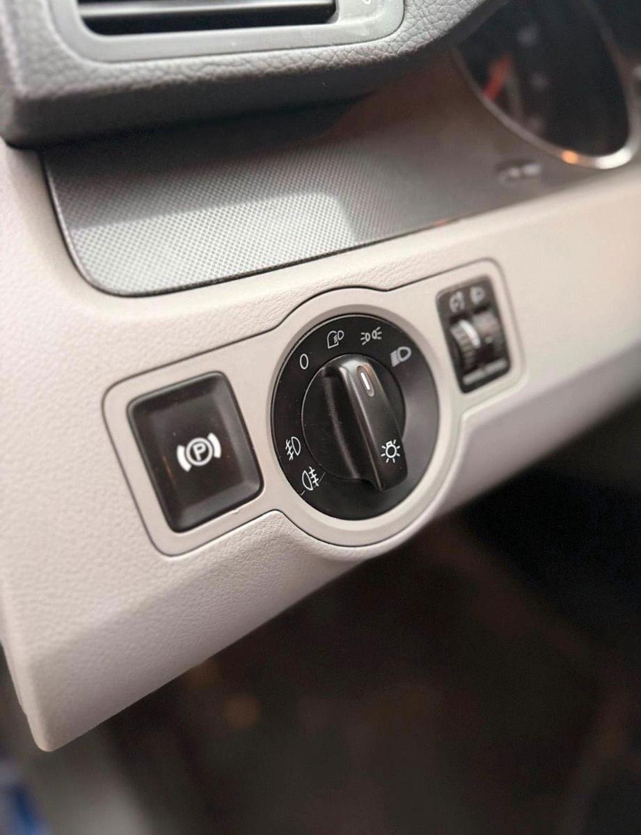 Volkswagen Passat 2006 — photo 14