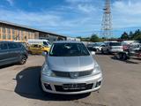 Nissan Tiida Acenta - silberne Nissan Tiida