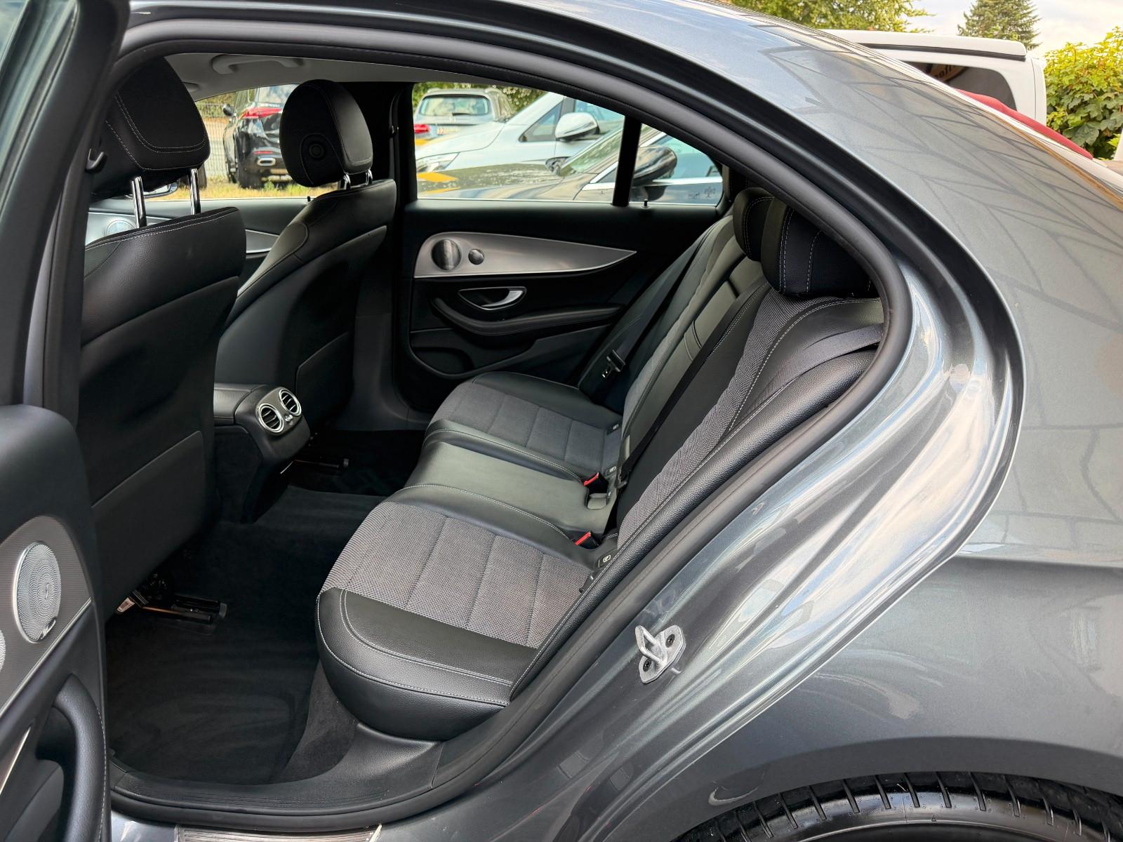 Mercedes-Benz E 220d Avantgarde AMBIENTE/LED/KAMERA/TOTWINKEL
