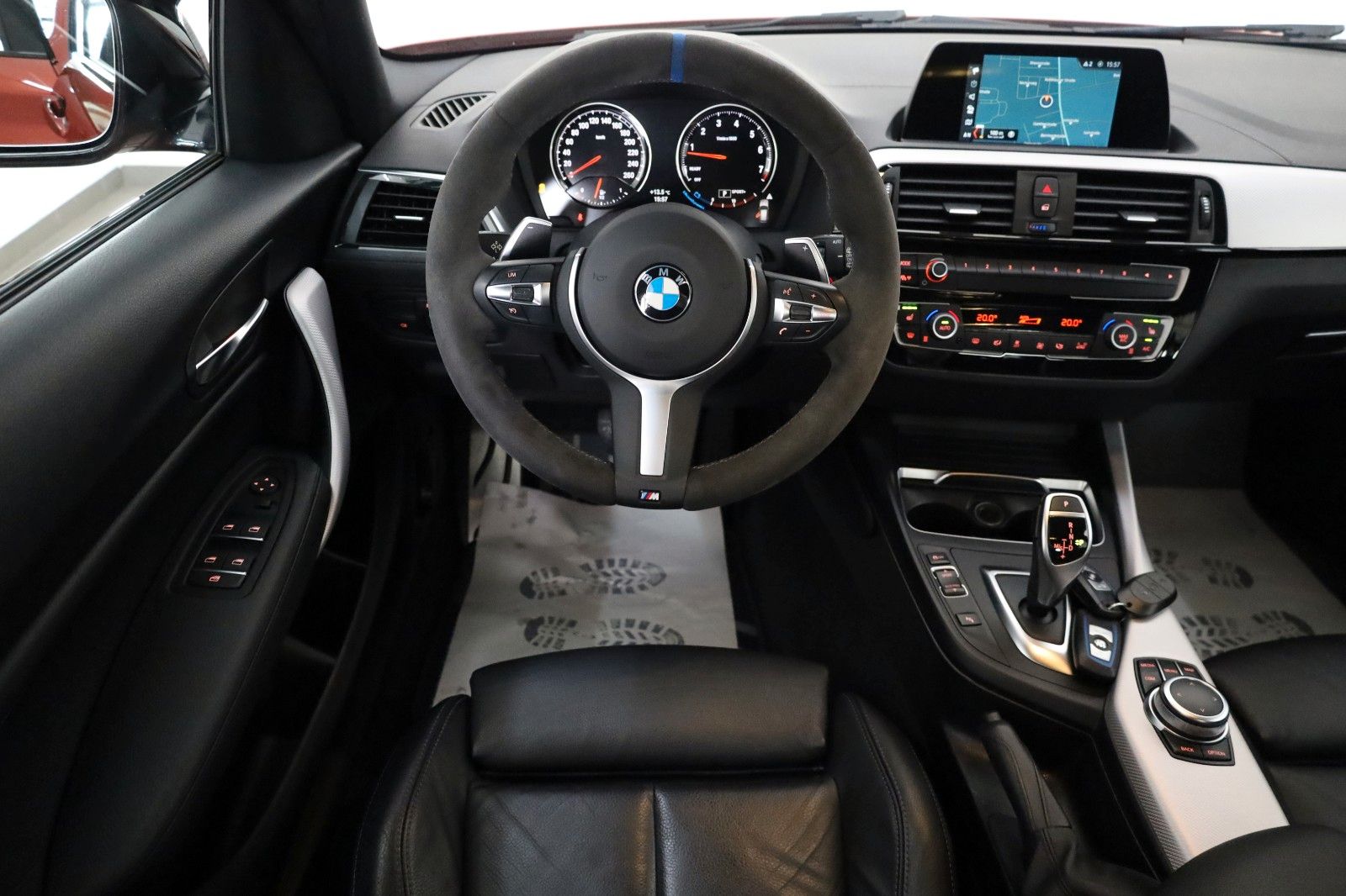 Fahrzeugabbildung BMW M140i Special Edition,Akrapovic,Leder,8fach 18"