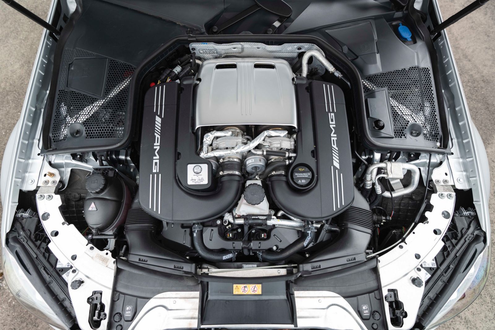 Fahrzeugabbildung Mercedes-Benz C 63 AMG  Cabrio Multibeam  360 Kam  Burmester