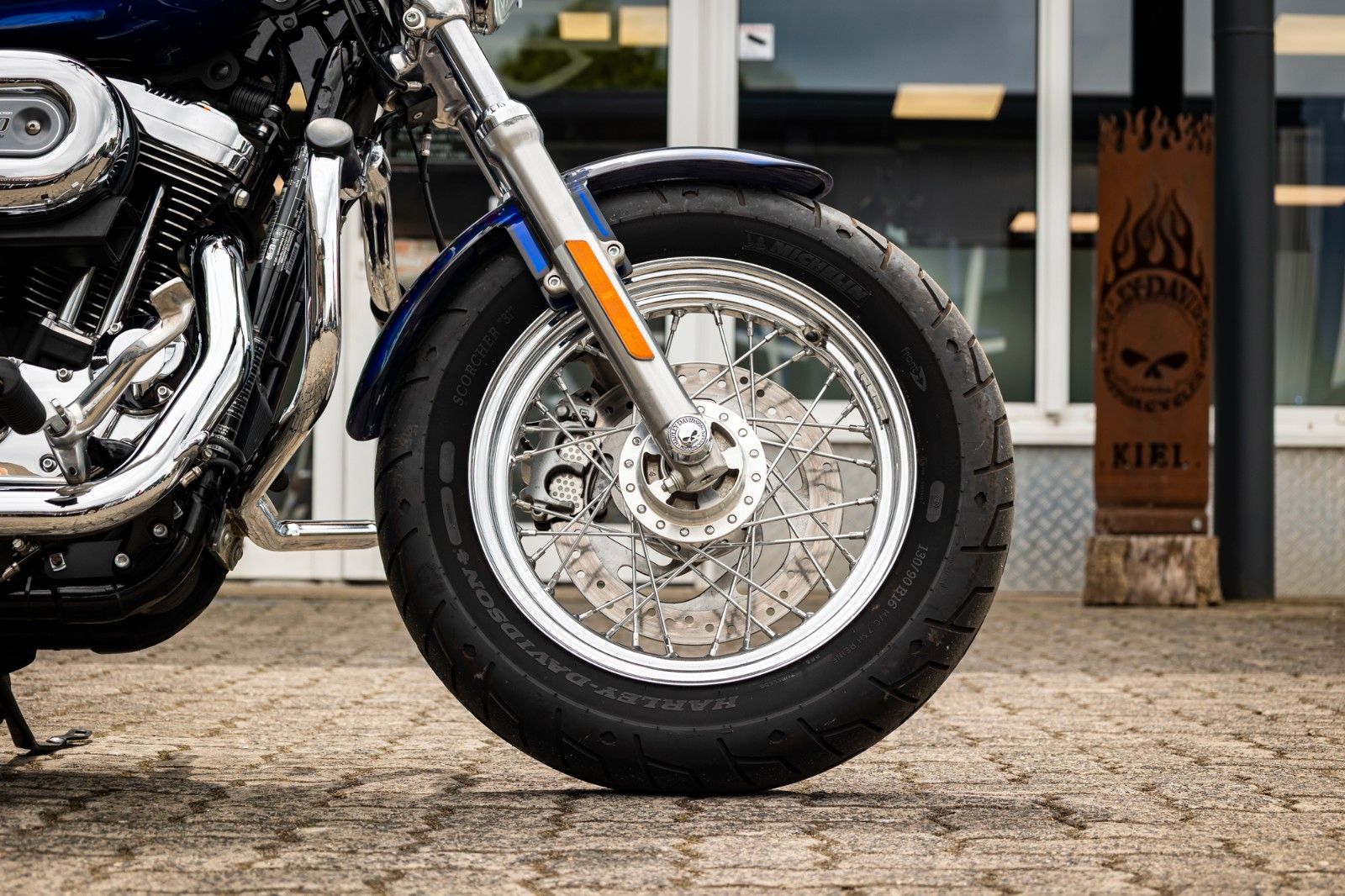 Fahrzeugabbildung Harley-Davidson Sportster XL1200C Custom - JEKILL&HYDE -