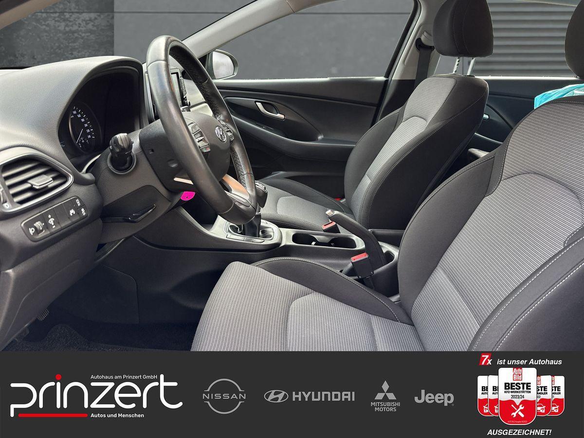 Hyundai i30 1.4 "YES!" DAB*Carplay*Tempomat*Navi*LM16"