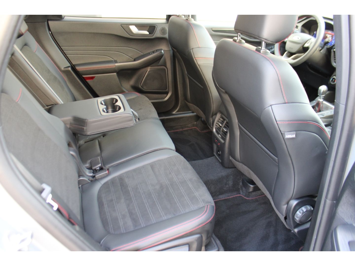 FORD Kuga ST-Line X LED AHK Navi GJR RFK el. Heckkla - Image 10