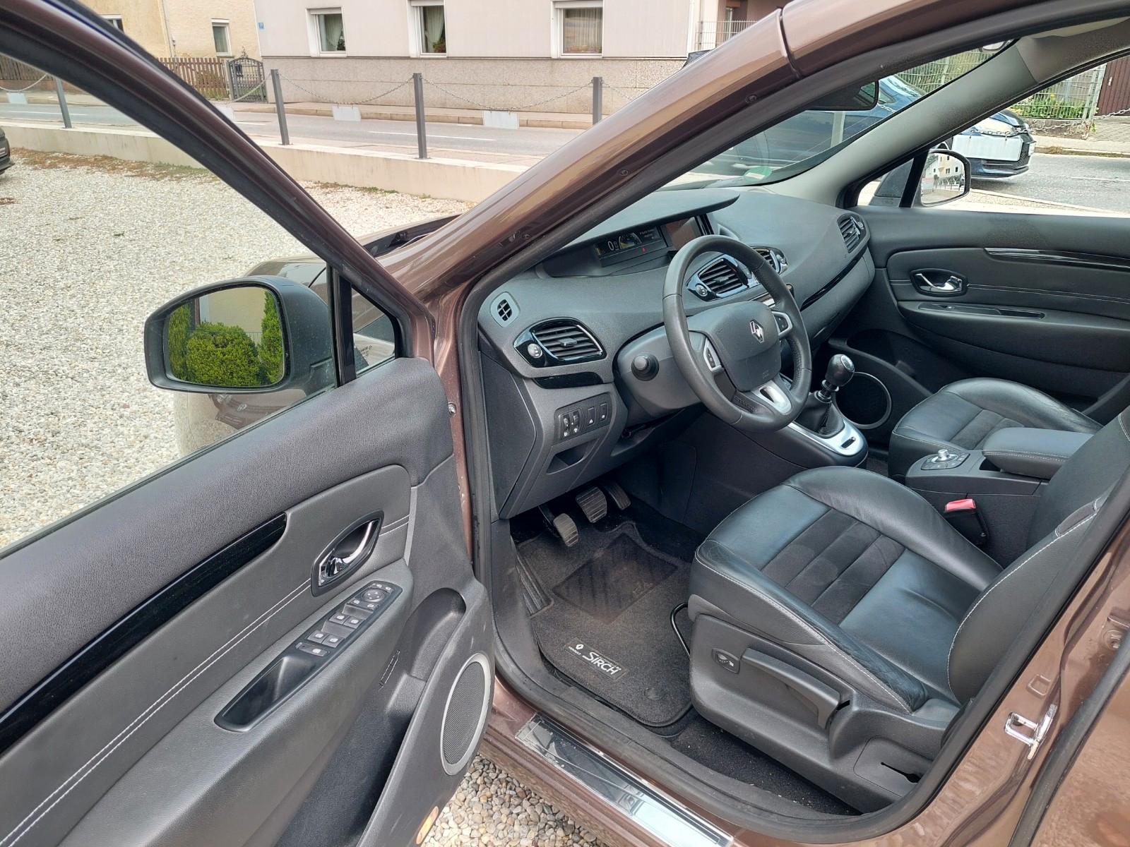 Renault Scenic 2012 — photo 14