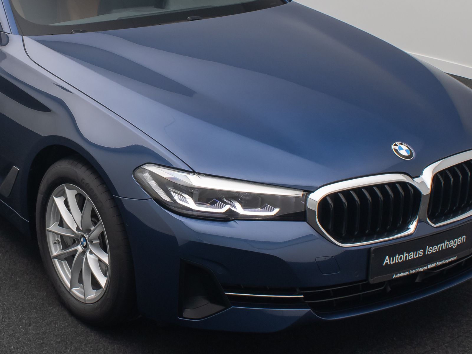 Fahrzeugabbildung BMW 530d Sport Komfort DAB Kamera 4xKlima Alarm