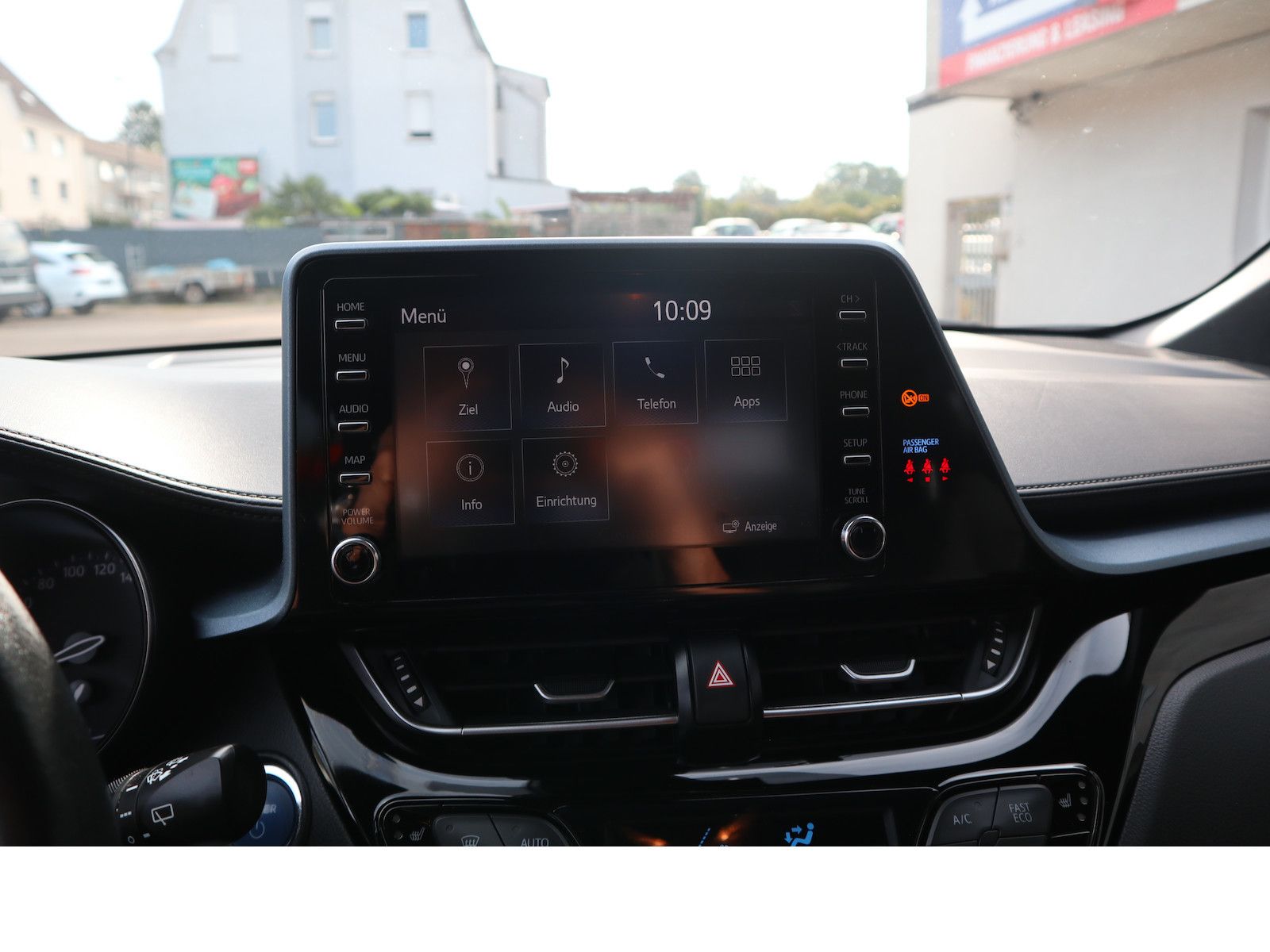 Fahrzeugabbildung Toyota C-HR Hybrid Team D Totwink/SHZ/Scheckheftgepfleg