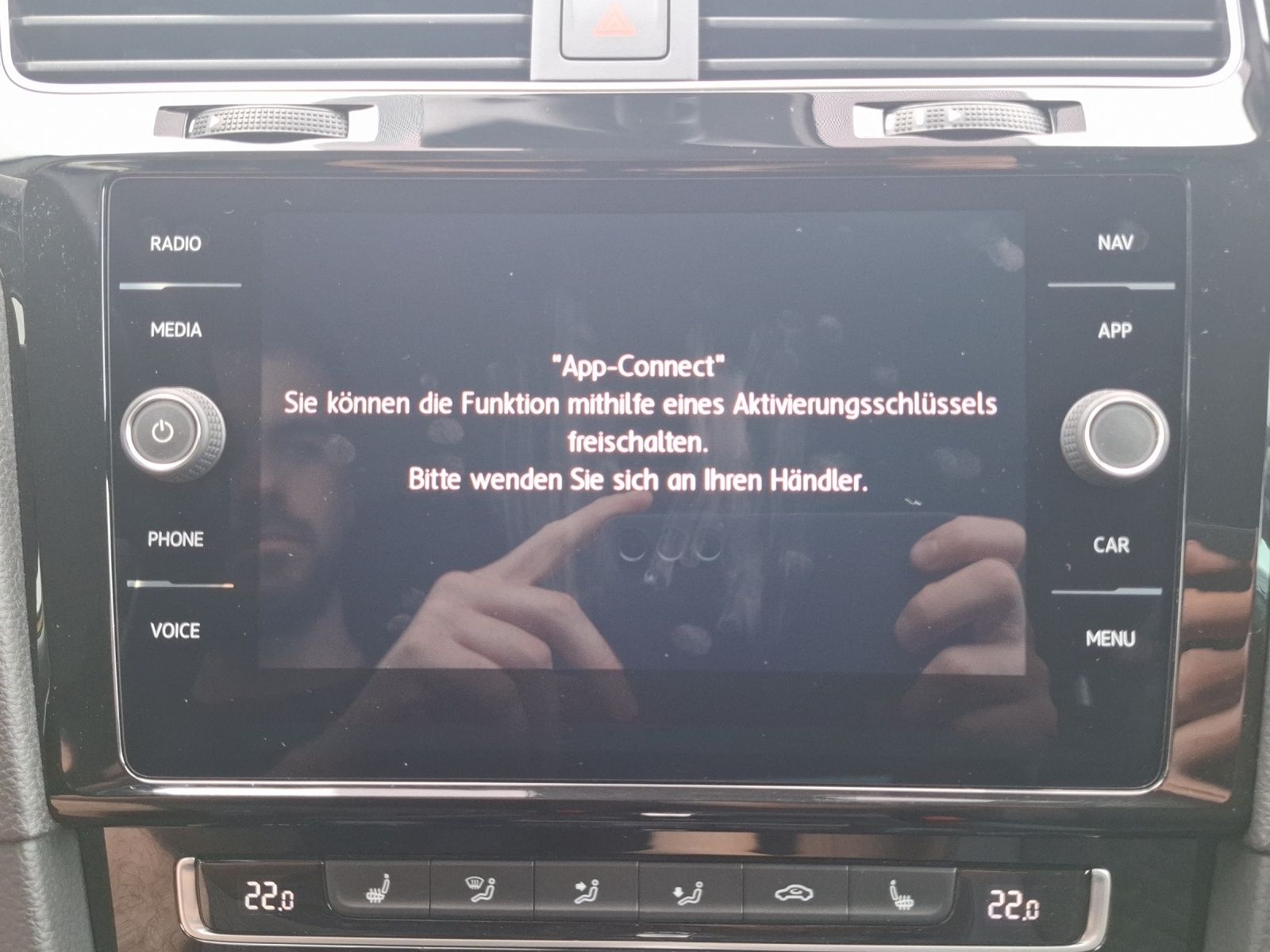 Fahrzeugabbildung Volkswagen Golf VII Variant TSI Join DSG LED AHK Navi ACC P