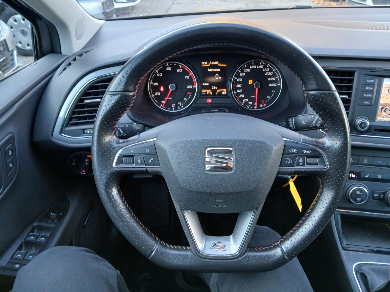 Seat Leon 2015 — photo 15