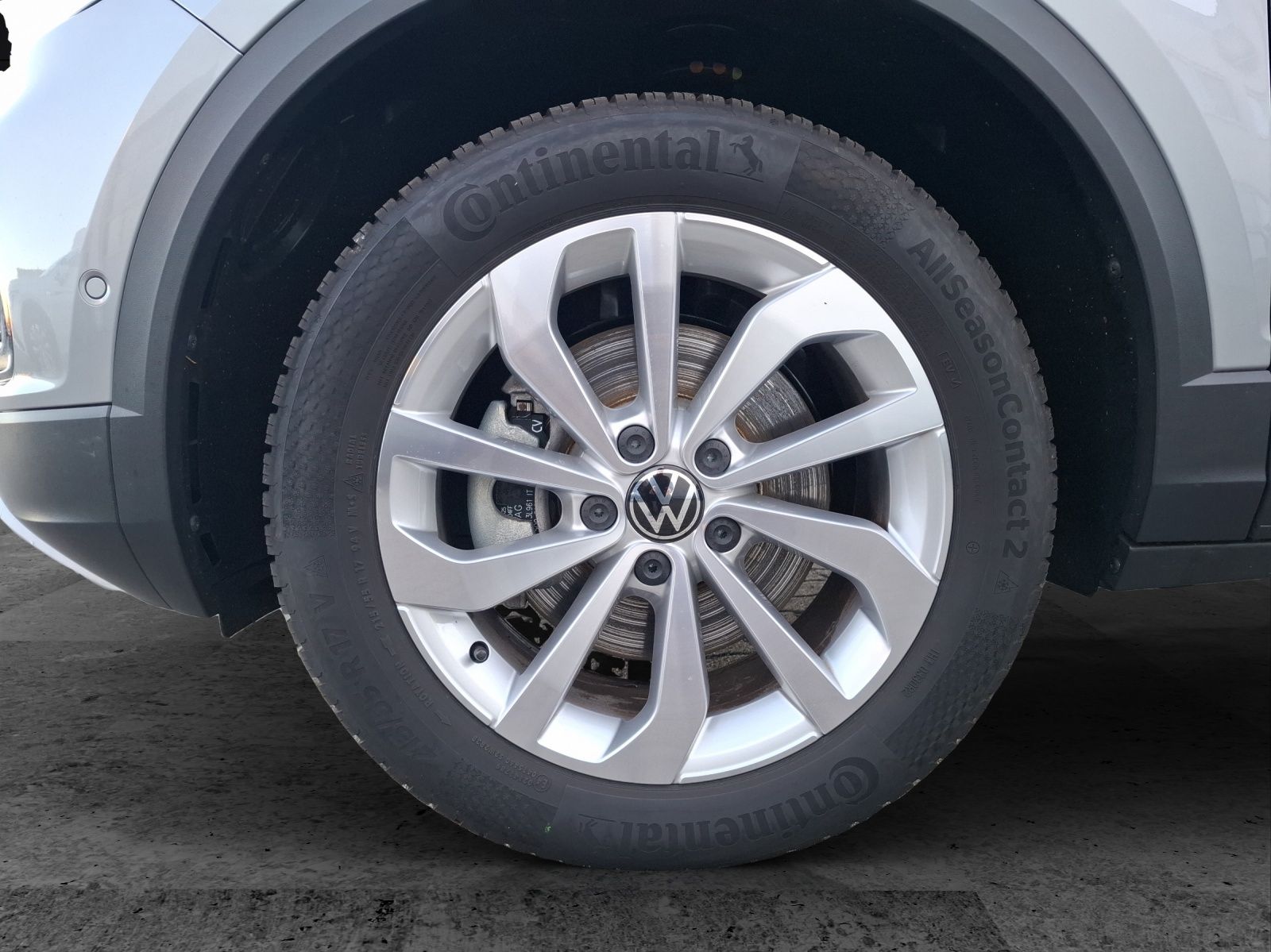 Fahrzeugabbildung Volkswagen T-Roc TDI Style DSG LEDplus Navi AID ACC RFK SH