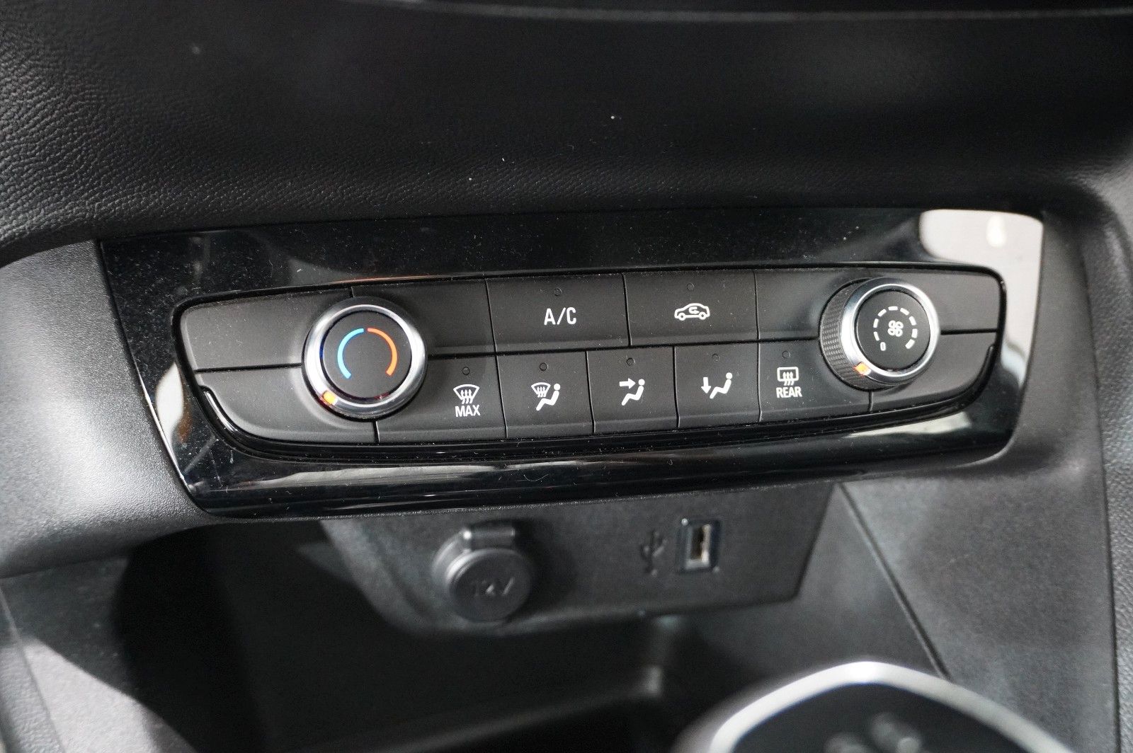 Fahrzeugabbildung Opel Corsa F 1.2 ELEGANCE NAVI/LED/TEMP./SPORT/DAB+