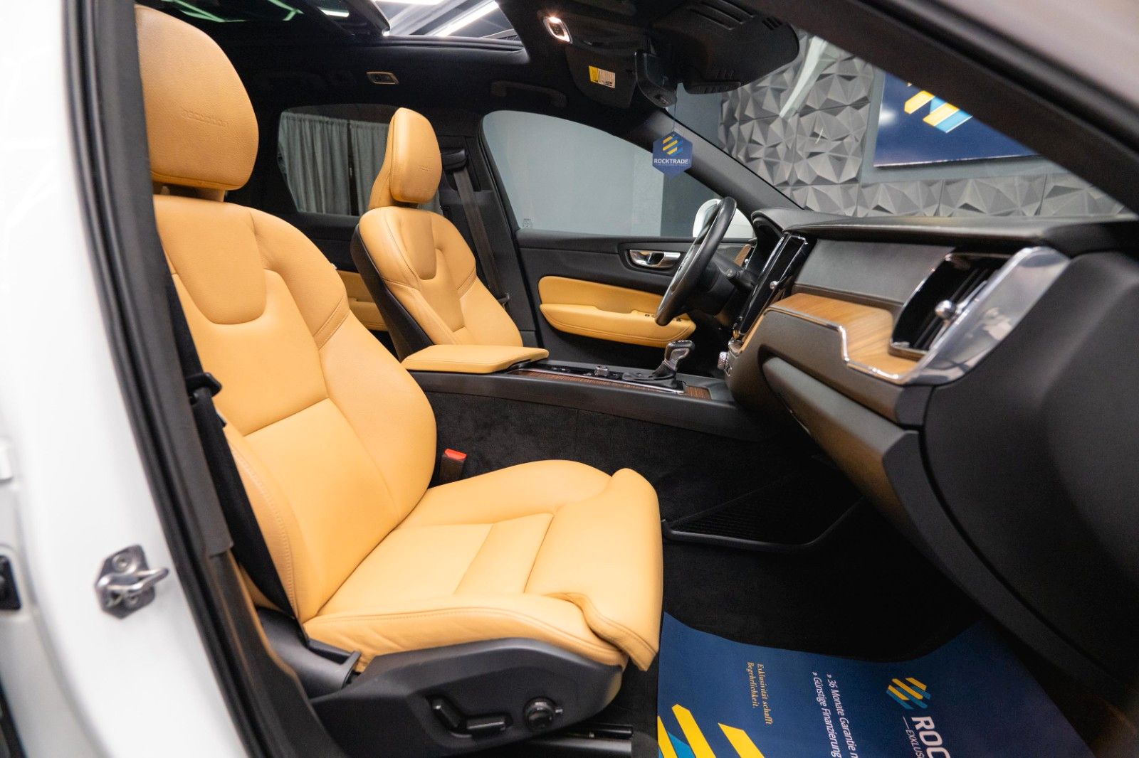 Fahrzeugabbildung Volvo XC60 T5 Inscription AWD | ACC | Pano | H&K | LED