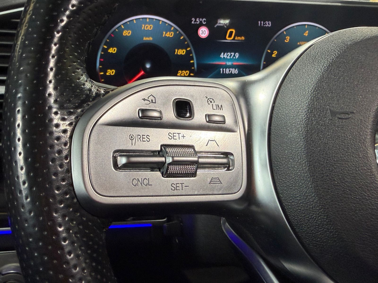 Fahrzeugabbildung Mercedes-Benz GLE 450 /AMG/PANO/BURMESTER/360°/AMBIENTE