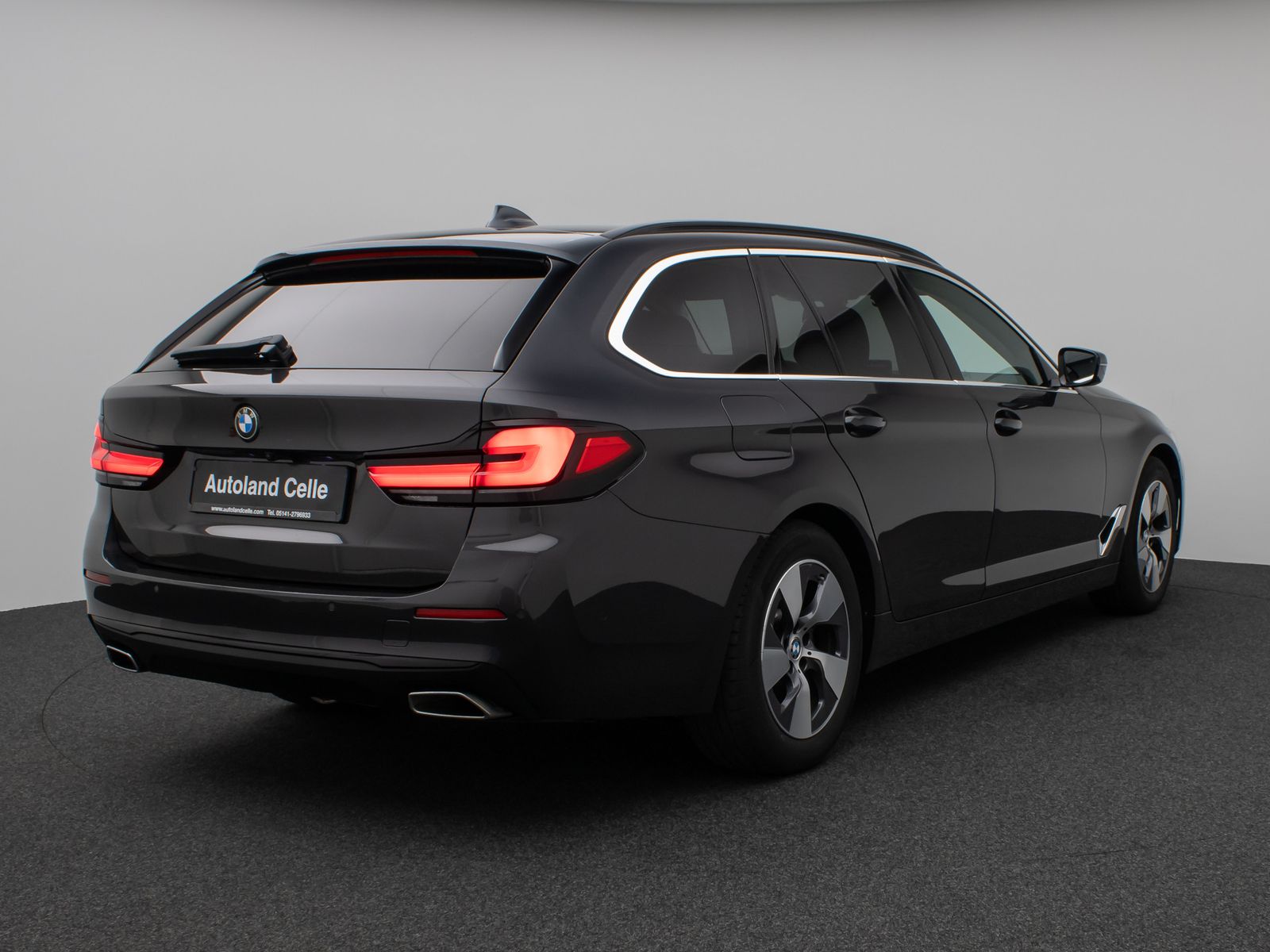 Fahrzeugabbildung BMW 520d Kamera Laser HUD DAB HiFi Stop&Go AHK Sport