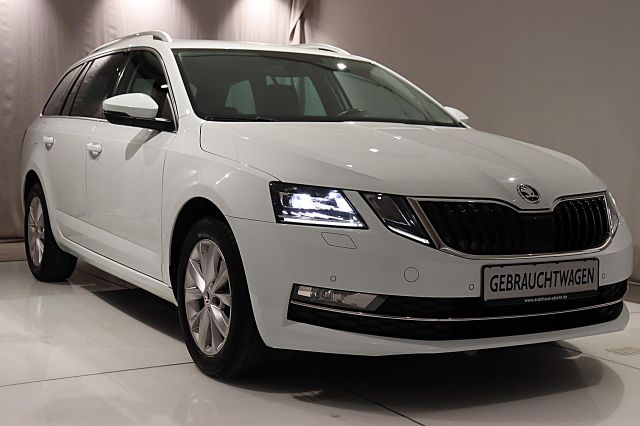 Octavia Combi 1.5 TSI Style ACC LEDER AHK NAVI L