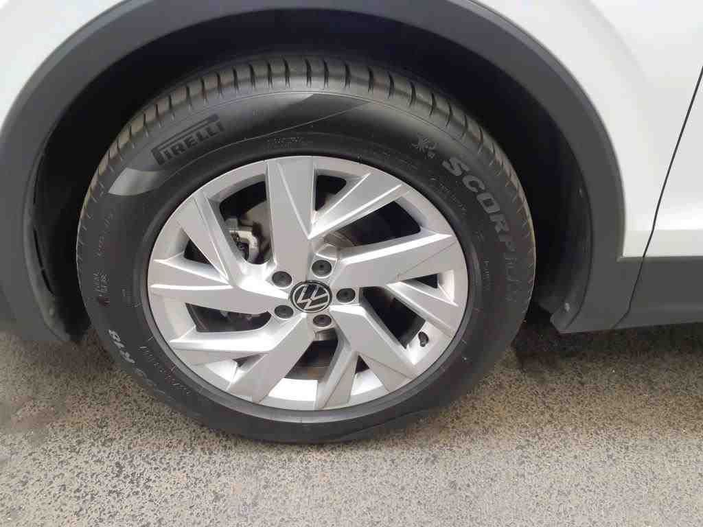 Volkswagen Tiguan Elegance 1.5 TSI AHK*Tempo*PDC*RFK*Klima