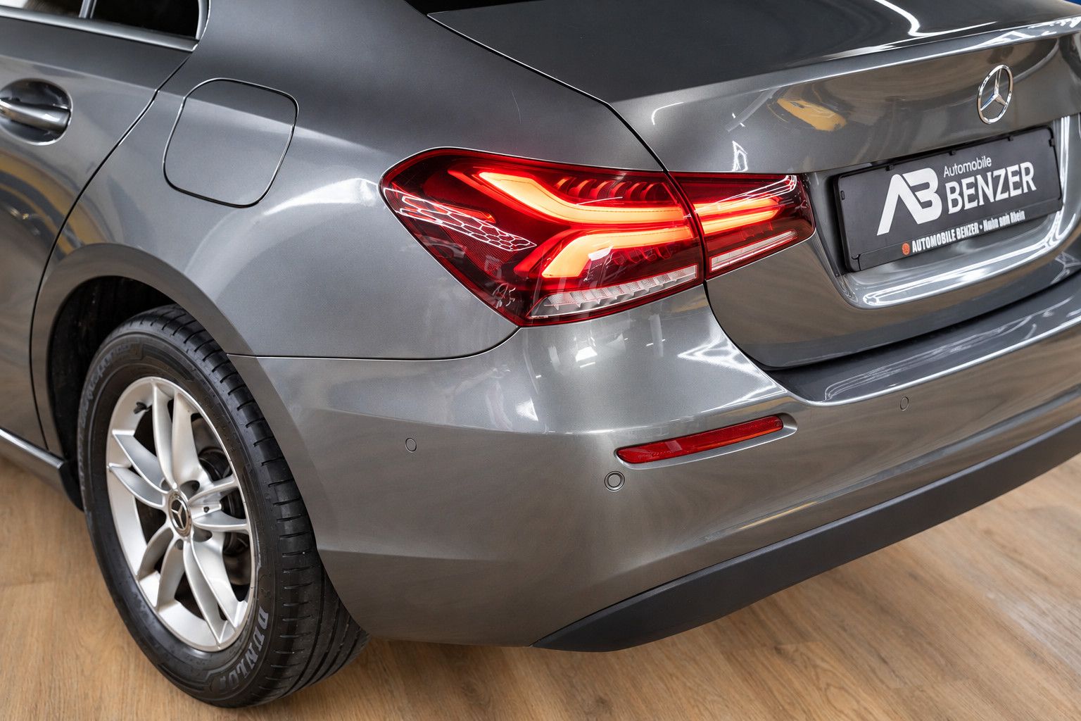 Fahrzeugabbildung Mercedes-Benz A 180 A 180 d Limousine *LED*SHZ*Navigation*ACC*