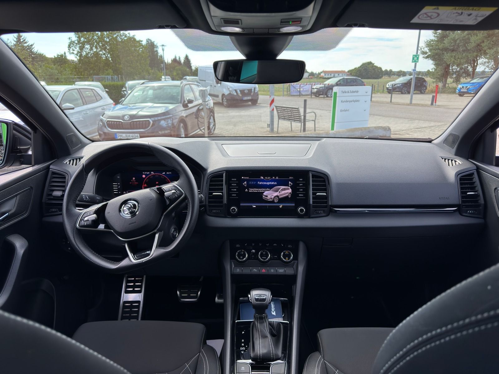 Fahrzeugabbildung SKODA Karoq Sportline 1.5TSI DSG*RFK*SideAss*AHK*eHeck