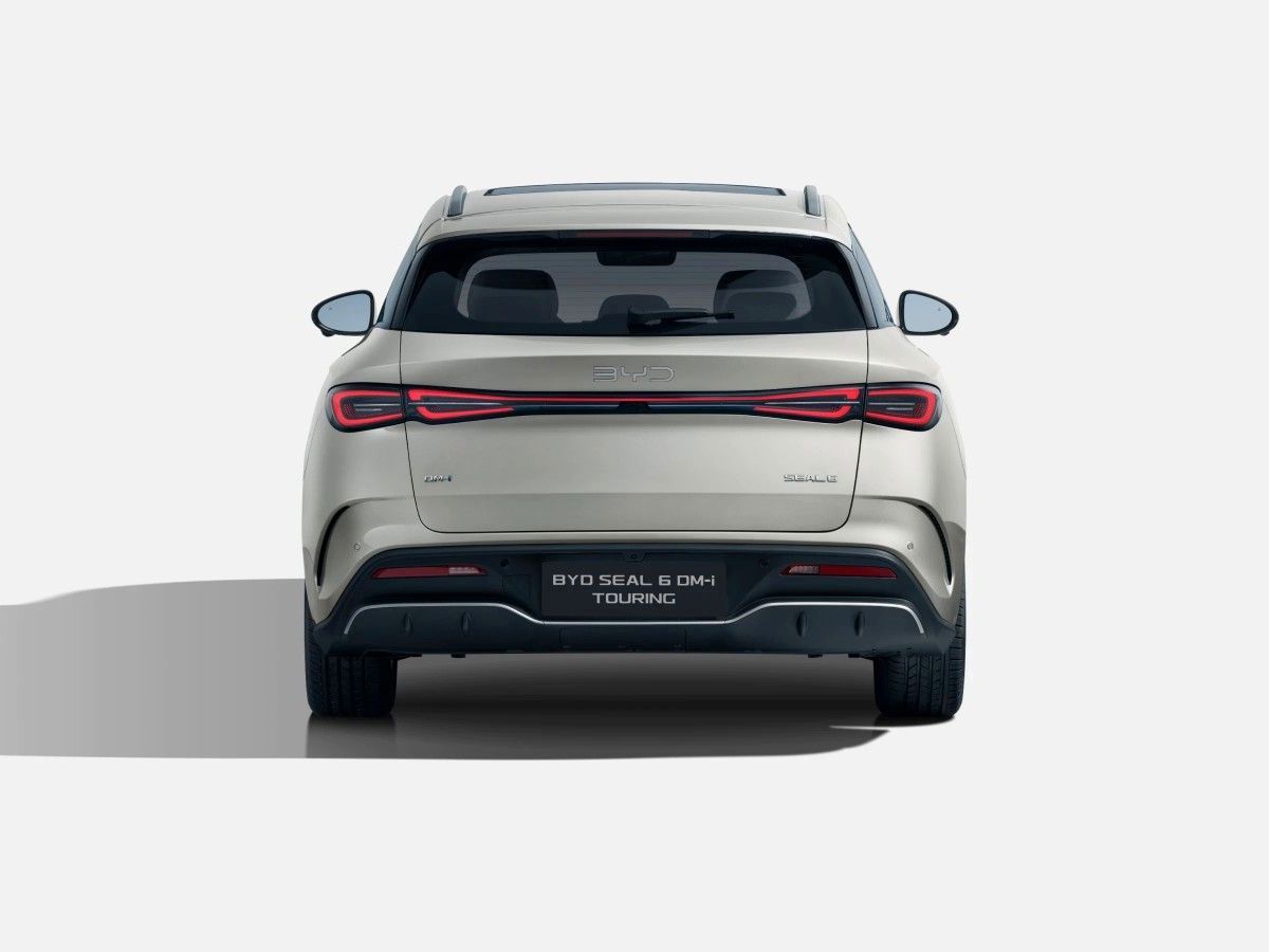 BYD SEAL 6