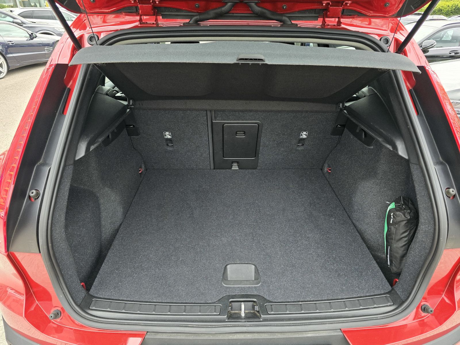 Volvo XC40 T4 MOMENTUM AWD KLIMA LEDER PRO-PAKET LED foto 13
