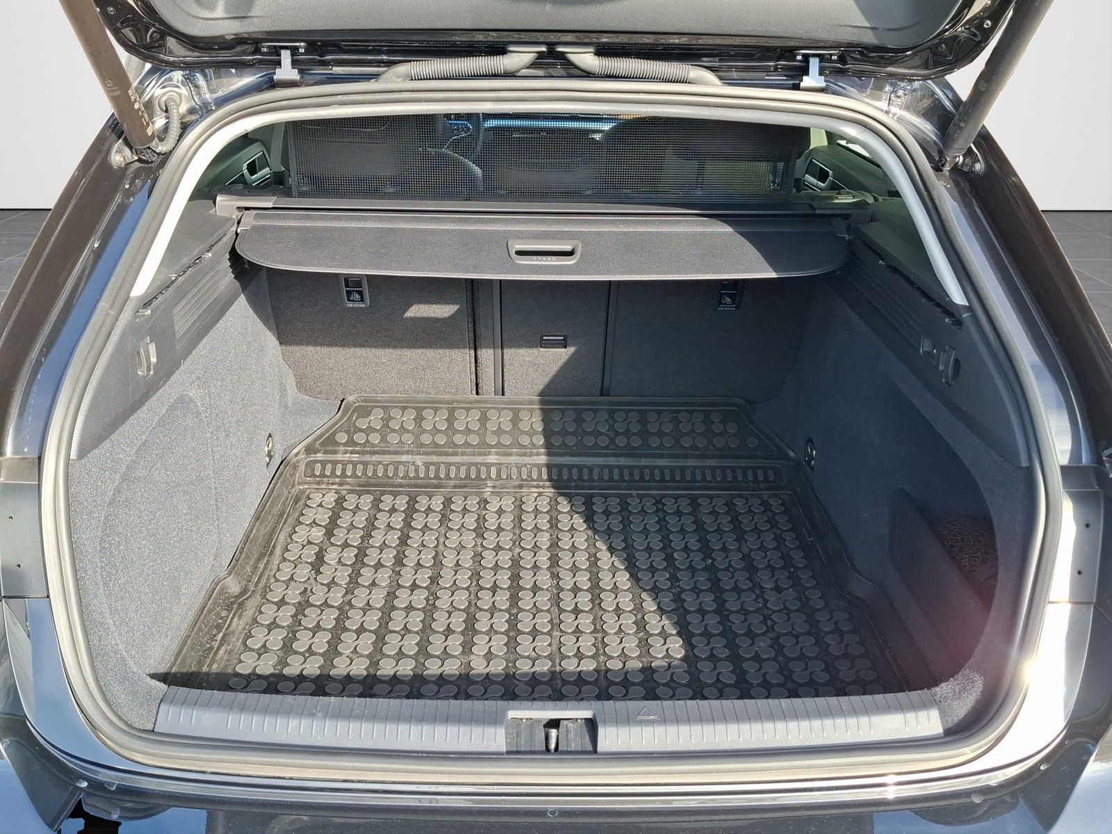 VW Arteon Shooting Brake 2.0 TSI Elegance DSG / LED - Image 16