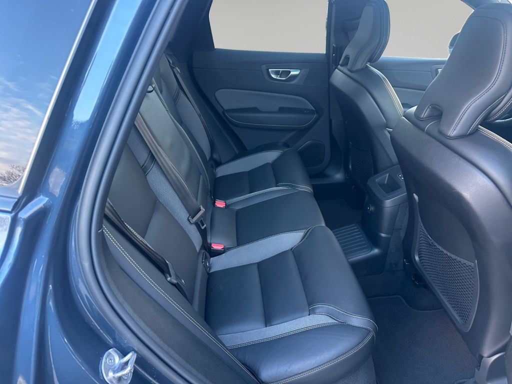 VOLVO XC60 T8 AWD Recharge Ultimate Dark VOLVO XC60 T8 AWD Recharge Ultimate Dark