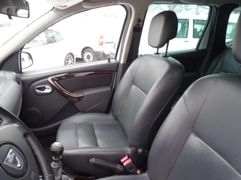 Fahrzeugabbildung Dacia Duster Duster 1.6 16V 4x4 *AHK* KAMERA* 8fach be