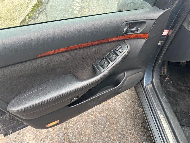 Toyota Avensis 2012 — photo 9