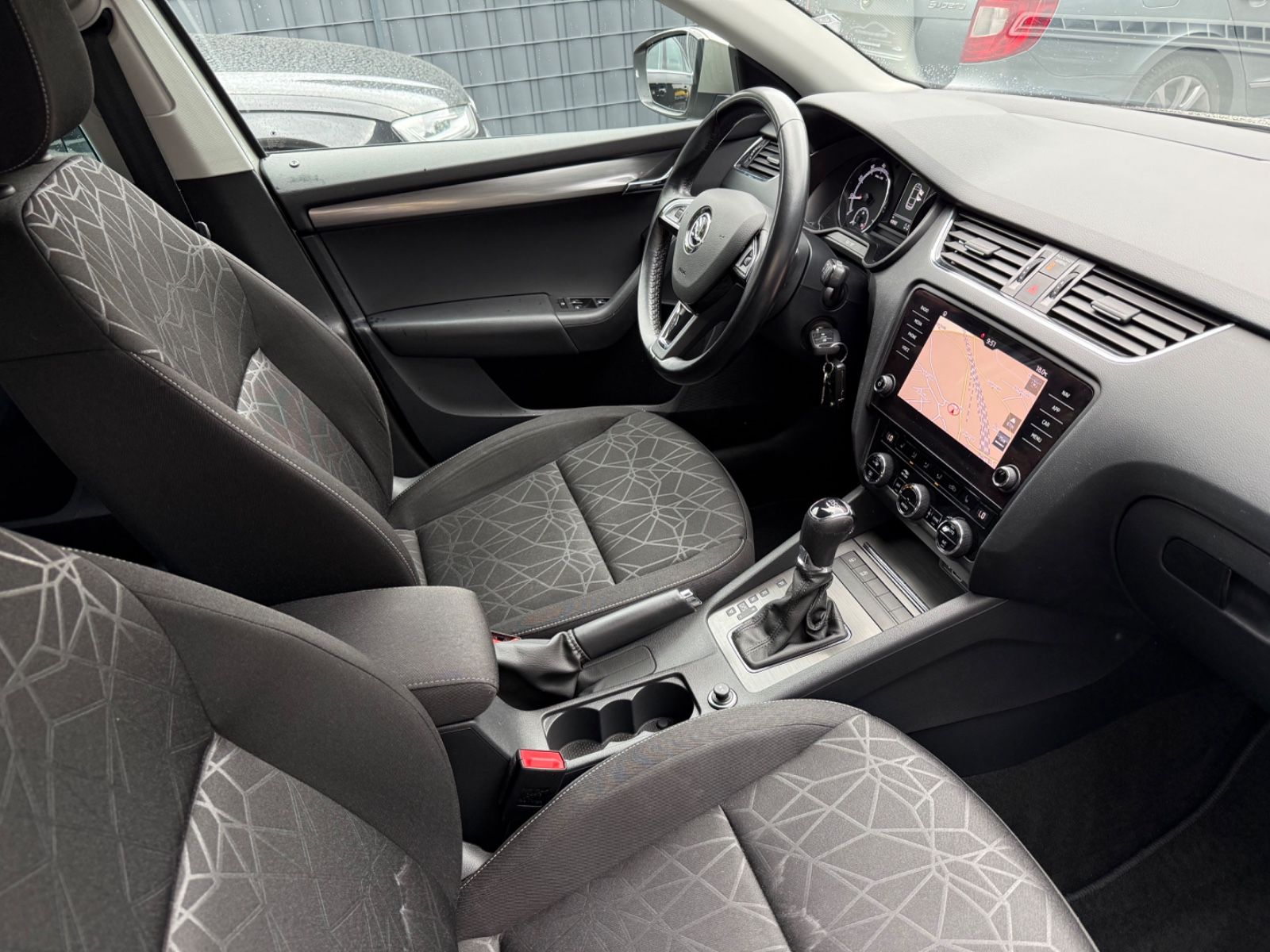 Skoda Octavia Lim. 1.8 TSI Clever NAVI DSG LED 1 HAND foto 9