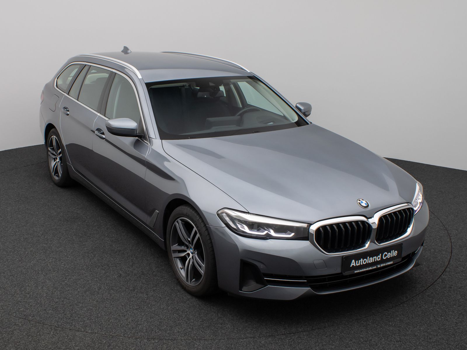 Fahrzeugabbildung BMW 520d Kamera HiFi HUD DAB WLAN Komfort Alarm AHK
