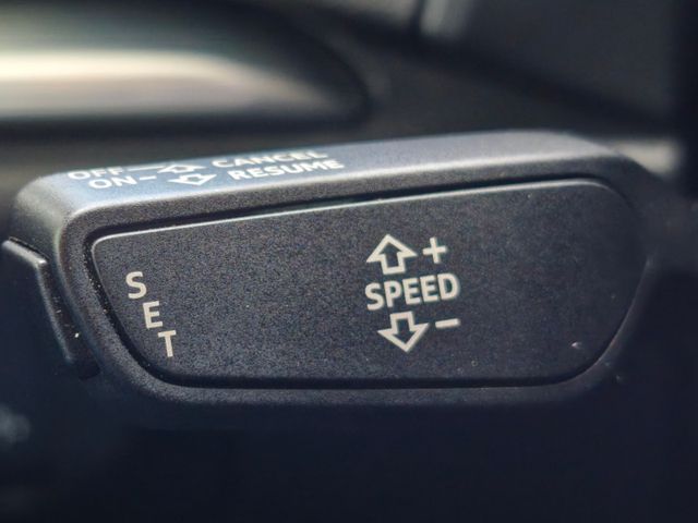Audi A3 35 TFSI sport*Autom*LED*Navi*AHK*SHZ*PDC*