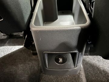 Ford Tourneo Courier Titanium AHK