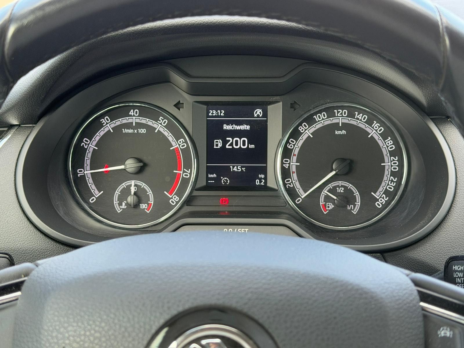Fahrzeugabbildung SKODA Octavia Lim.*STNDHZNG*SZHZNG*TEMPOMAT*CARPLAY*