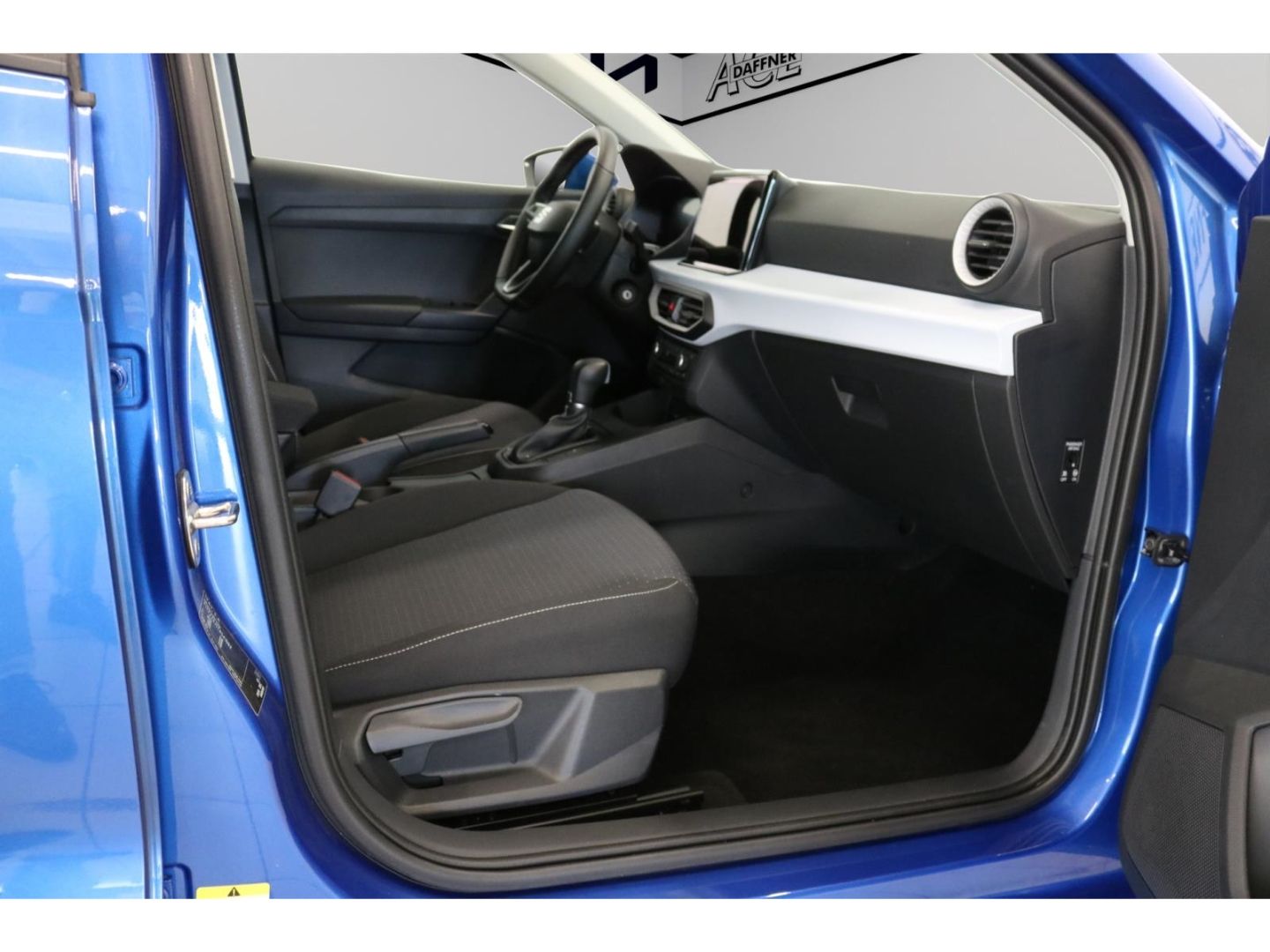 Fahrzeugabbildung SEAT Ibiza Style Navi Kamera LED Klimaautomatik Alu