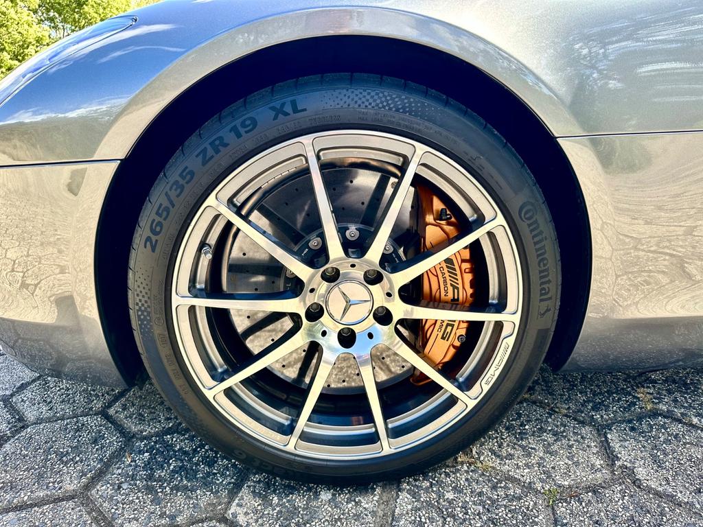 Mercedes-Benz SLS AMG