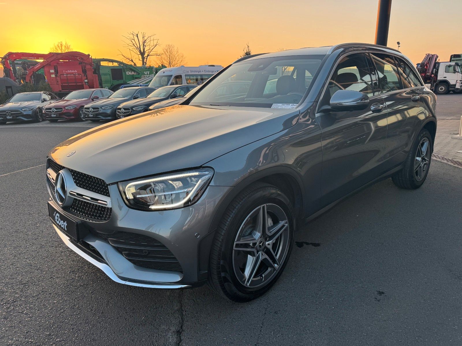 Fahrzeugabbildung Mercedes-Benz GLC 300 4M AMG Distr+360°+Memory+Ambiente+Carpla