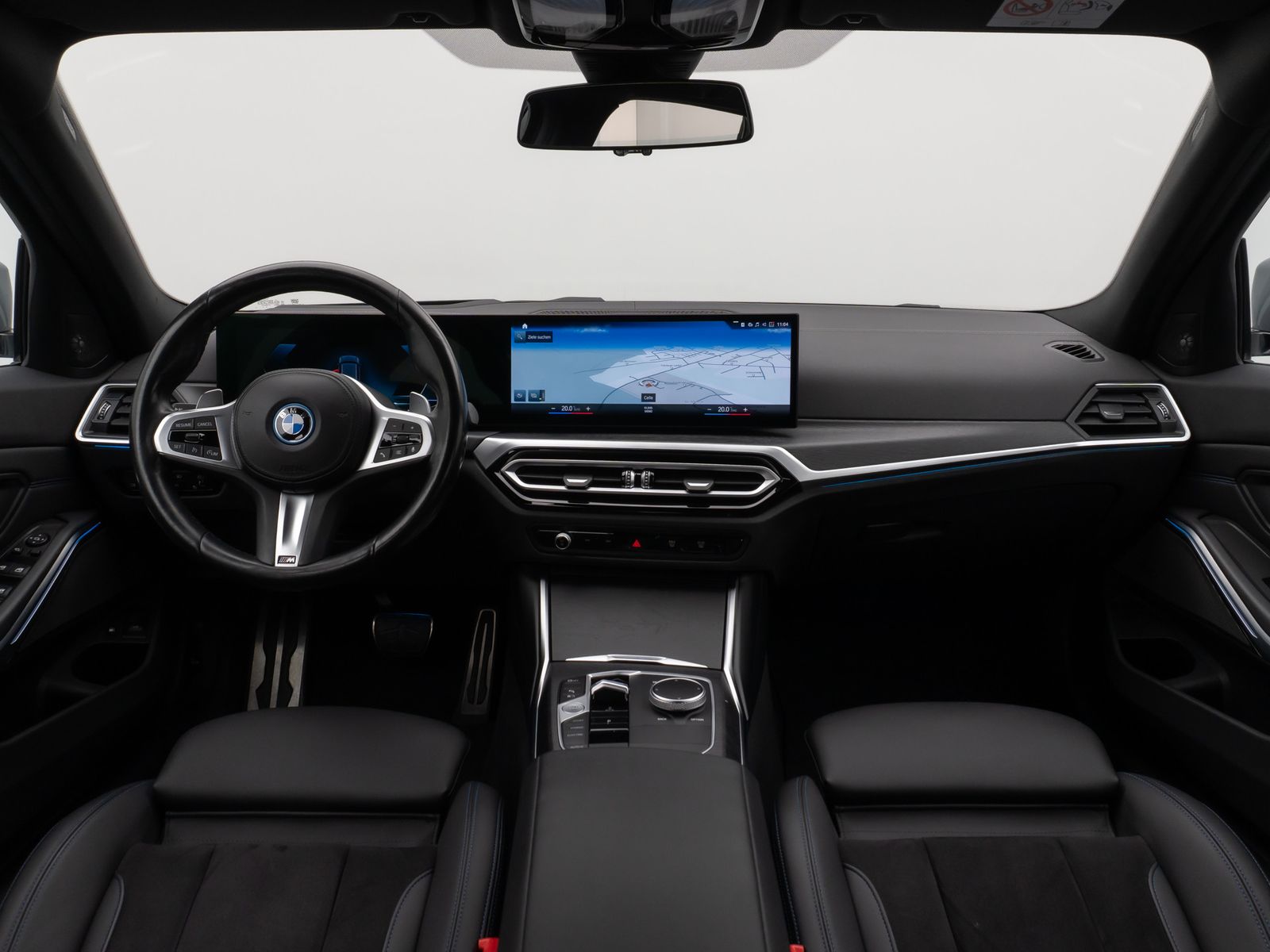 Fahrzeugabbildung BMW 330e M Sport Kamera HUD DAB H/K Alarm LED 18Zoll