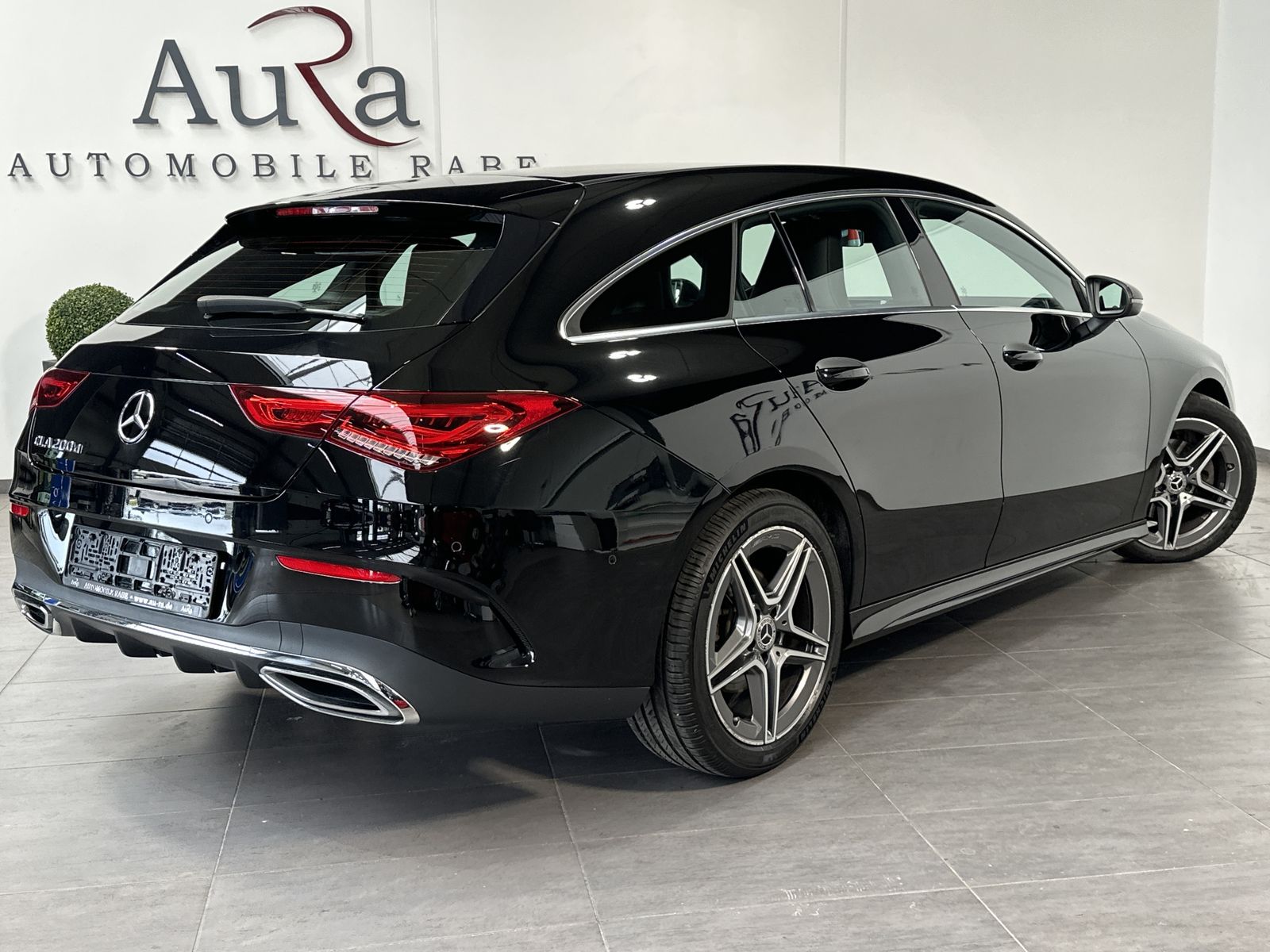 Fahrzeugabbildung Mercedes-Benz CLA 200d Shooting Brake AMG-Line NAV+LED+KAM+ACC