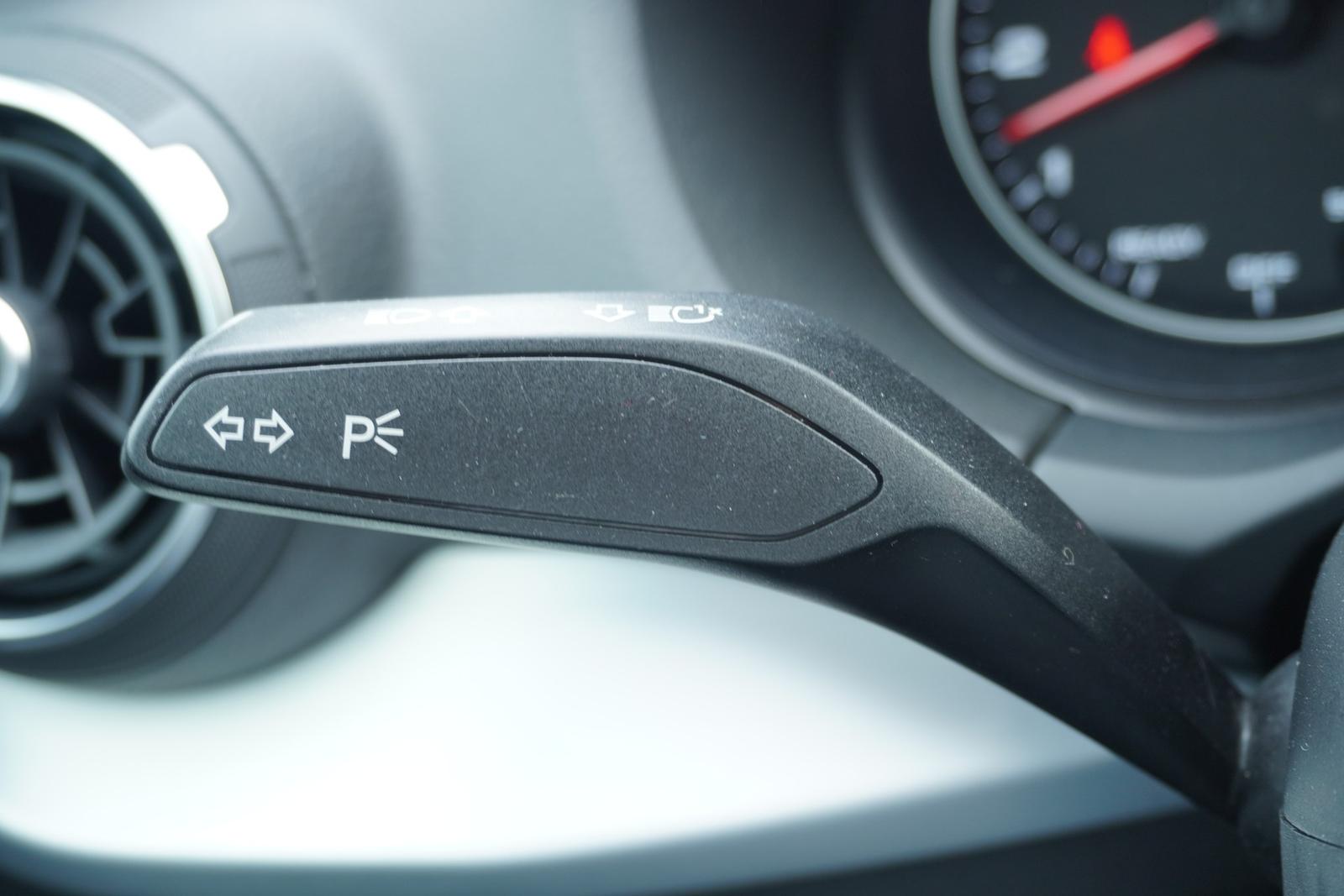 Audi Q2 1.0 TFSI sport ultra Navi LED Tempomat PDC