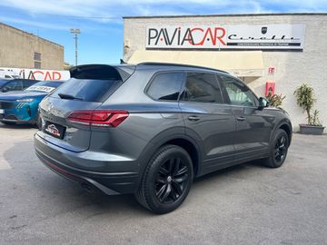 Volkswagen Touareg - 9