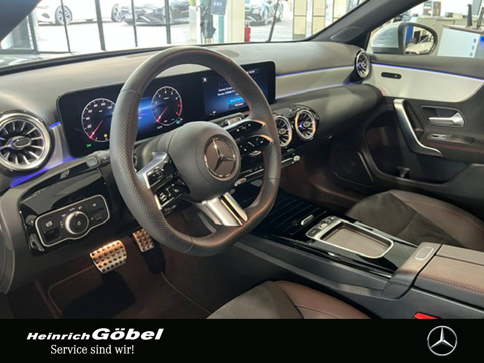 Fahrzeugabbildung Mercedes-Benz A 180 Lim. AMG LINE+WINTERPAKET+KEYLESS+LED+CAM