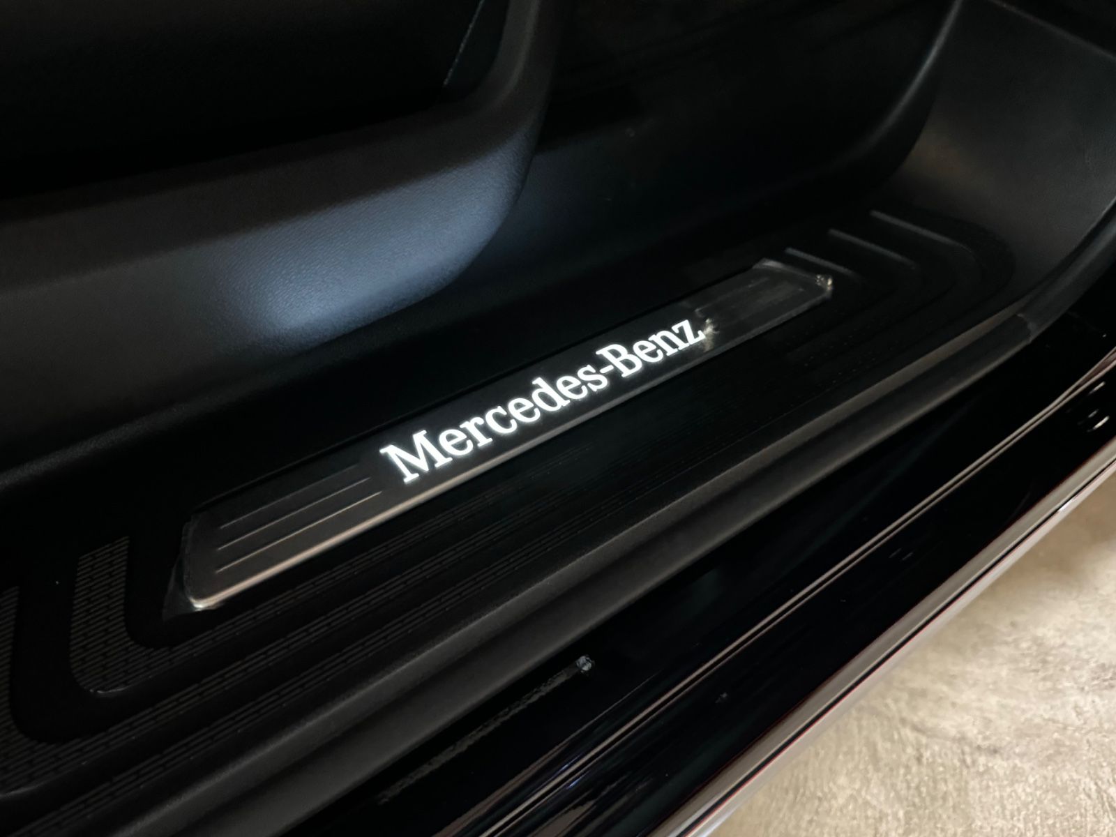 Fahrzeugabbildung Mercedes-Benz V300d 4M L EXCLUSIVE BUSINESS AIRMATIC PANORAMA