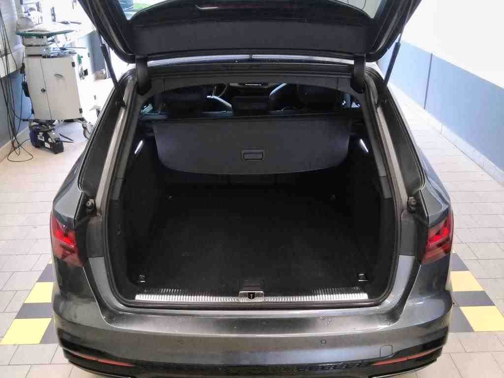 AUDI A4 2024
