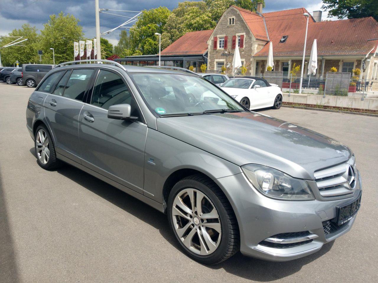 Mercedes-Benz C200 2011 — двигун 1.796 cm³, 184 HP (135kW)