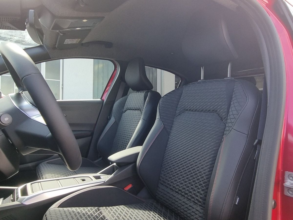 Fahrzeugabbildung Renault Clio Techno Full Hybrid E-Tech 160