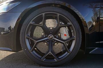 2025 AUDI RS6 photo 5
