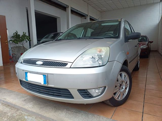 Ford Fiesta 5p 1.2 16v Ghia, adatta a neopatenta